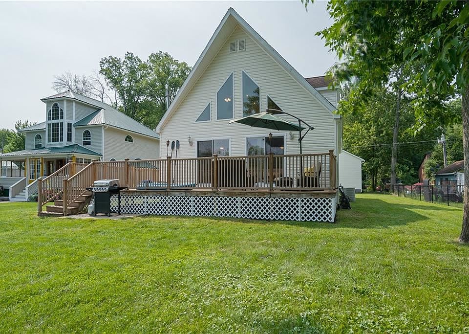 1st image of 216 Seneca Ave