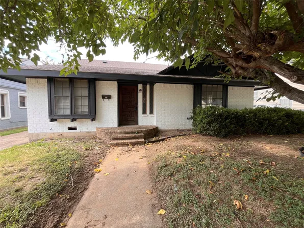 1104 E Robert St, Fort Worth, TX 76104