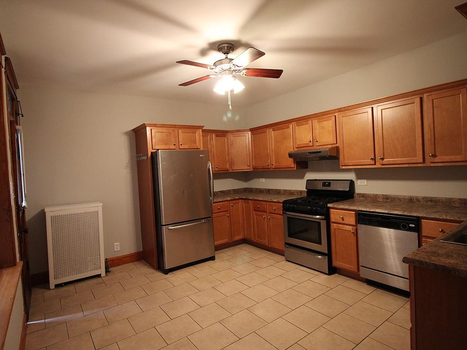 1st image of 3923 W Schubert Ave #1