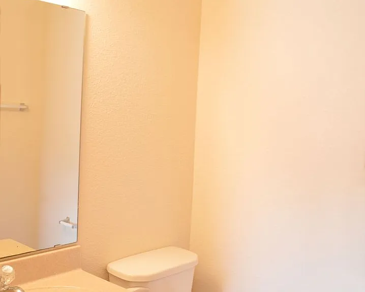 Larpenteur Estates Apartments — Photo 95