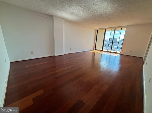 1101 S Arlington Ridge Rd APT 1009, Arlington, VA 22202
