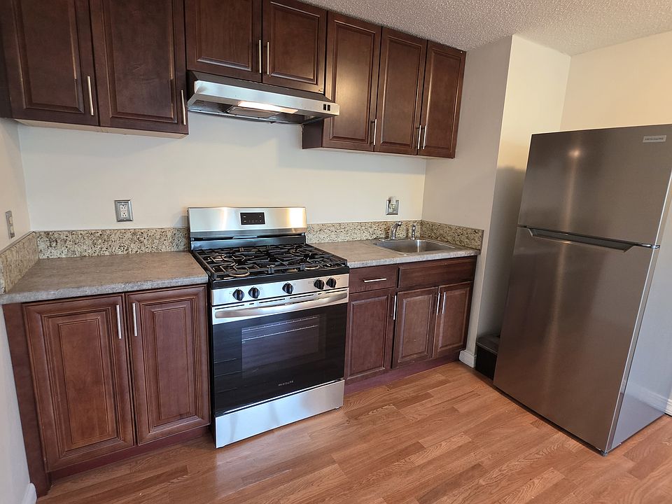 1st image of 120 Clinic Dr #306