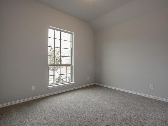 5th image of 838 Underwood Ln