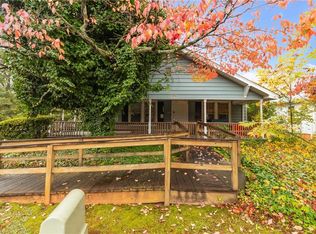 3842 Country Club Rd, Winston Salem, NC 27104