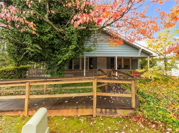 3842 Country Club Rd, Winston Salem, NC 27104