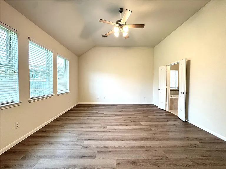 3010 Overbrook Meadow Ln — Photo 15