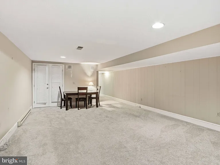 1435 Bolton St — Photo 12