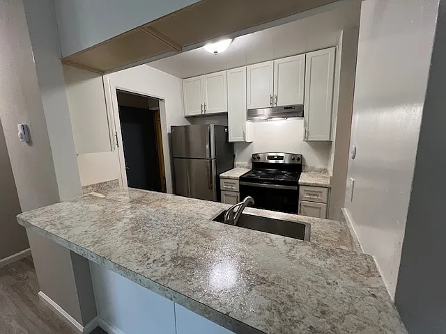 Tropic Sands Apartments — Photo 39