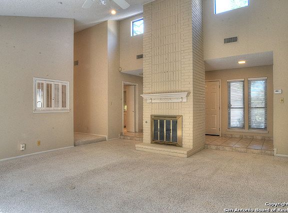 4th image of 13202 N Hunters Cir