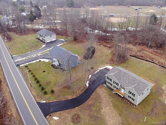 3rd image of 107 Robinson Lane