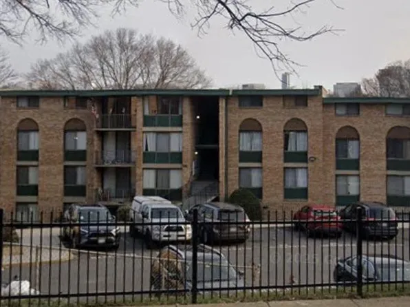 503 N Armistead St APT 201, Alexandria, VA 22312