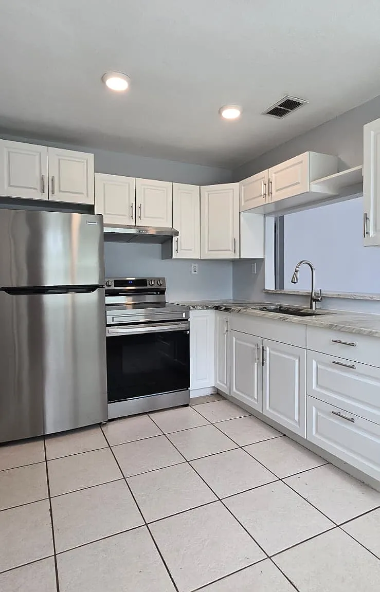 2 bed, 760 sqft, $1,400 — Photo 2