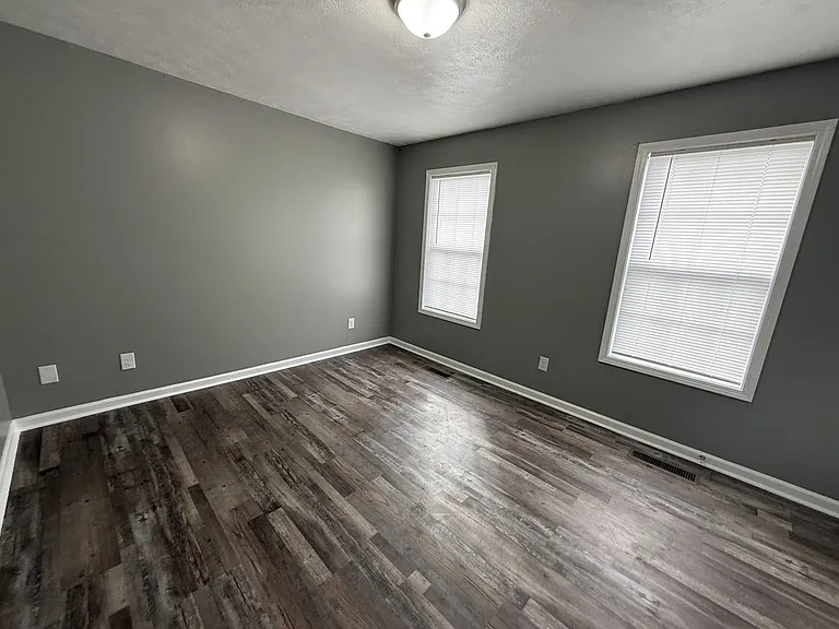 163 W Thomas St — Photo 7