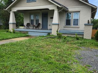 800 W College St, Dickson, TN 37055
