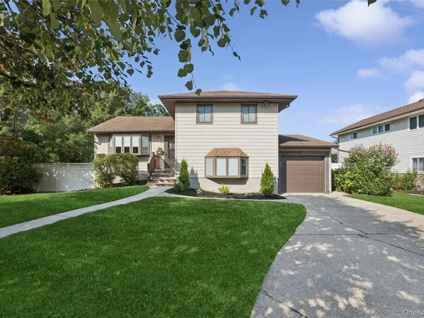 52 Narcissus Avenue, Jericho, NY 11753