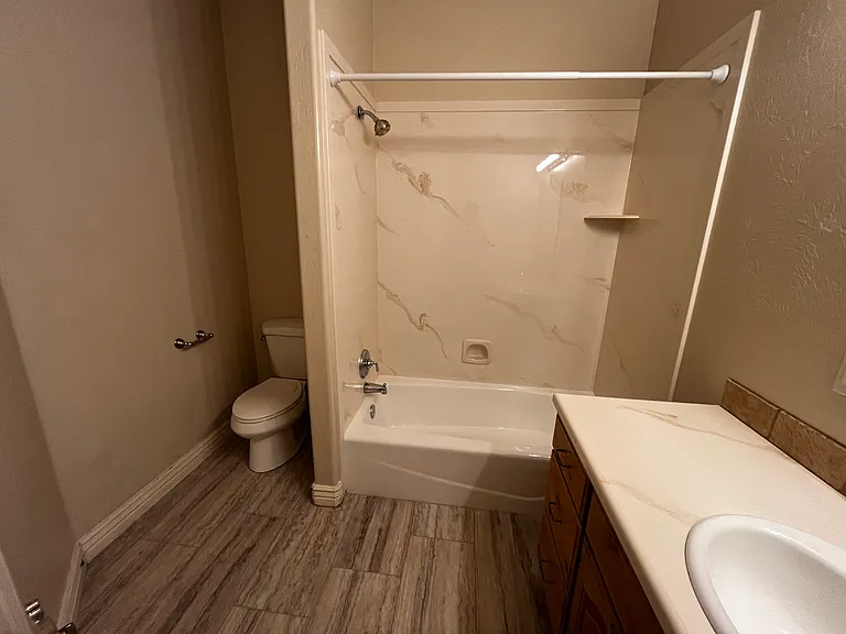 Main floor bathroom
Brand new Pergo flooring