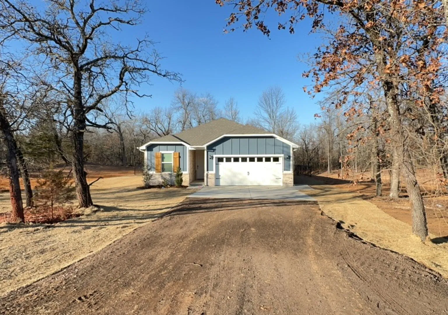 Country Living 3 bedroom, 2 bathroom on 1.70 Wooded Acreage Lot in Ridge Creek Addition! — Photo 4