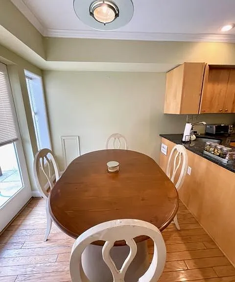 2433 Foster Ave — Photo 13