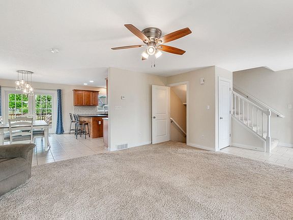 4th image of 5431 Glacier Dr
