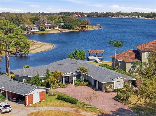 10705 Carrollwood Dr, Tampa, FL 33618