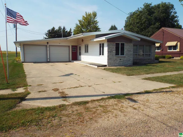 45 3rd Ave, Sibley, IA 51350