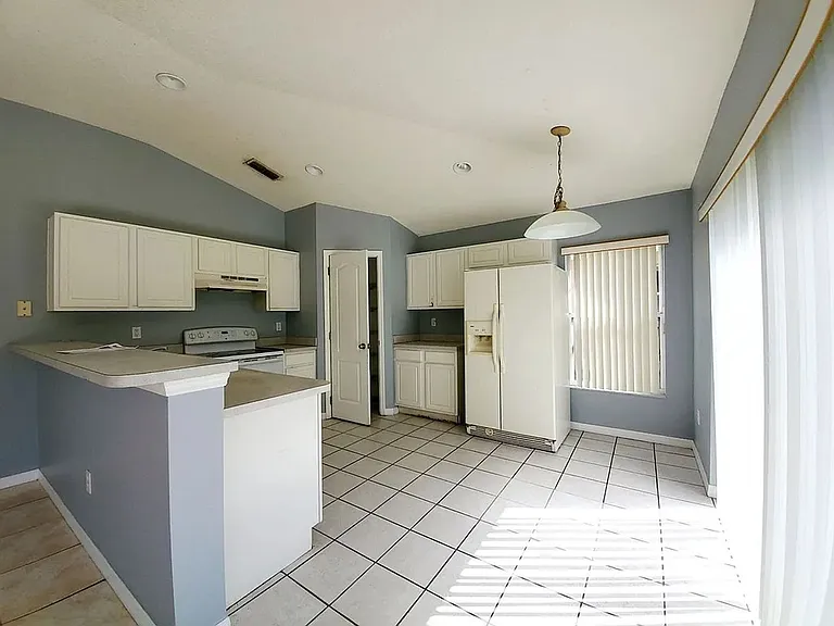 2953 Marbella Dr — Photo 10