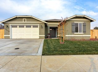 1121 Hancock Dr, Redding, CA 96003