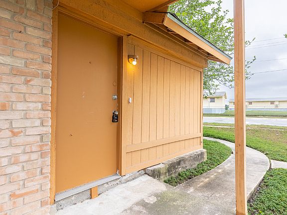 3rd image of 323 W William Cannon Dr #B