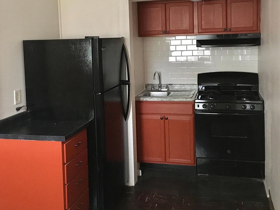 1st image of 933 Broadview Blvd S APT B