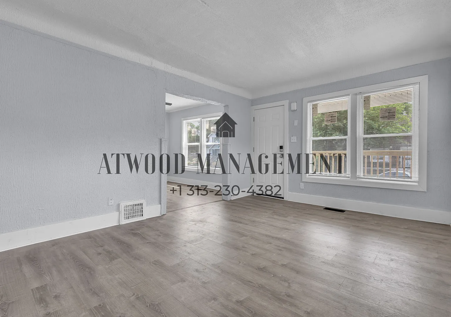 This beautifully updated 3-bedroom, 2-bath single-family home is ready for move-in! — Photo 2