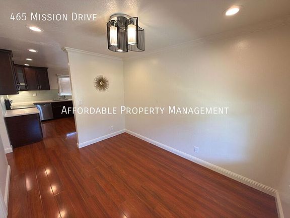 5th image of 465 Mission Dr
