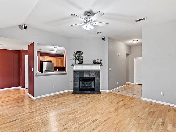 5th image of 3717 Westfield Dr