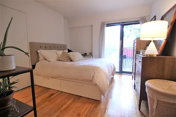 Rented by City Connections Realty | media 6