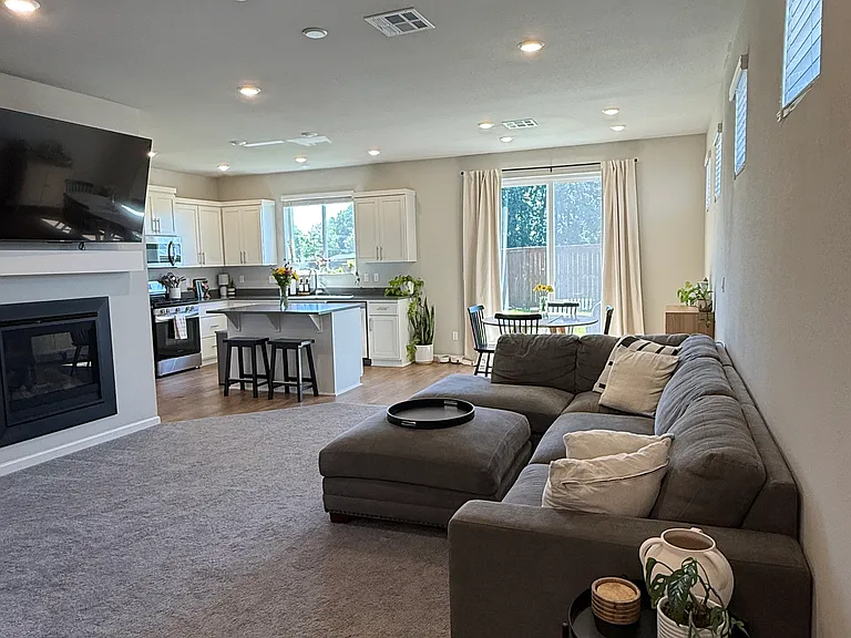 6119 Edson St SE — Photo 1