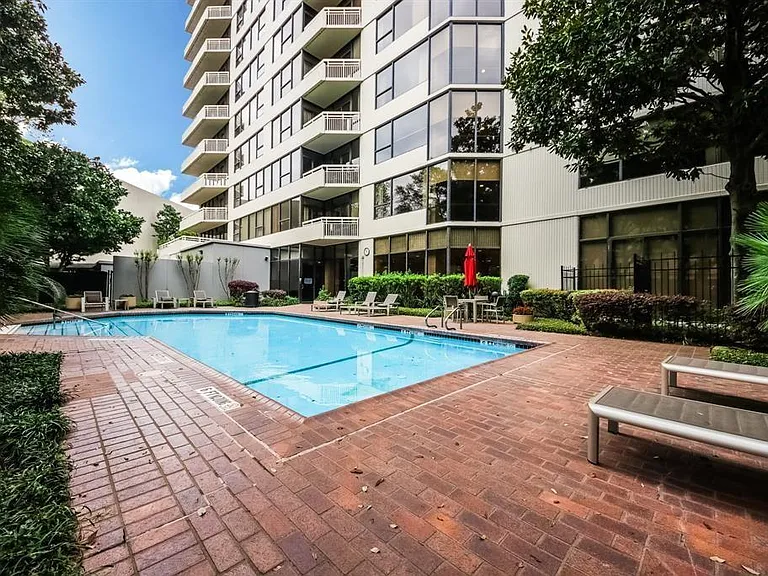 15 Greenway Plz #10G — Photo 38