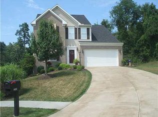 2040 Meadowridge Dr, Washington, PA 15301