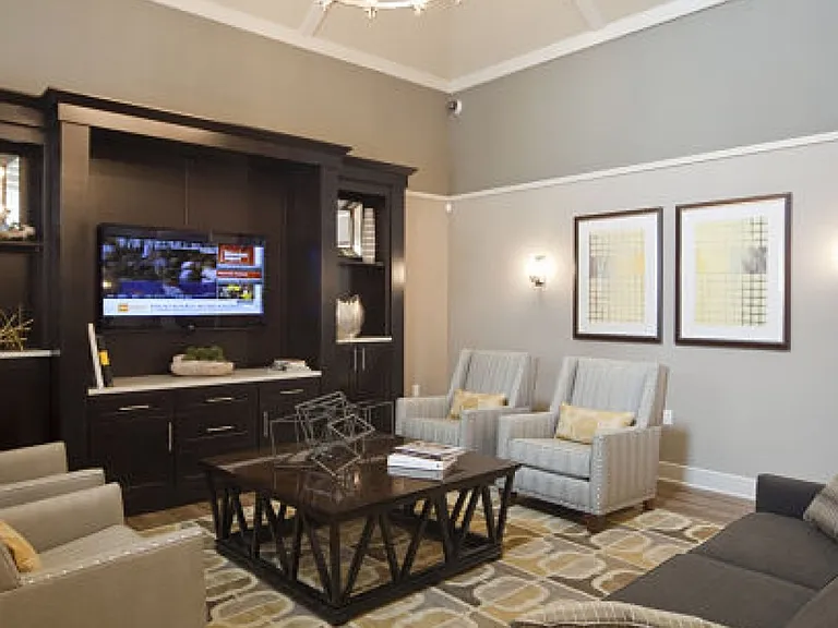 The Apartments At Weatherby — Photo 7