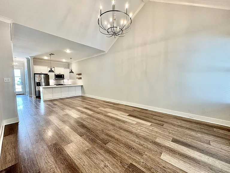 17530 Comfort Blvd — Photo 4