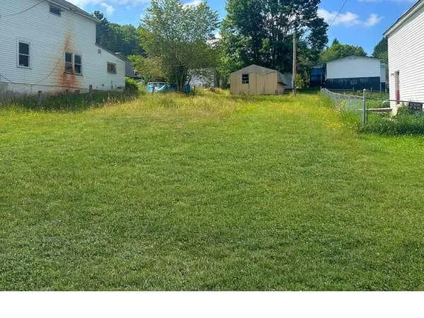 Ash St, Bayard, WV 26707