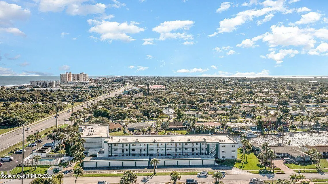 2 bed, 2.0 bath, 1073 sqft, $2,300 — Photo 3