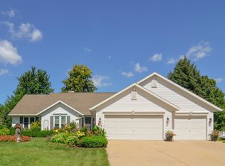 2521 Garden Park Ter, Green Bay, WI 54311