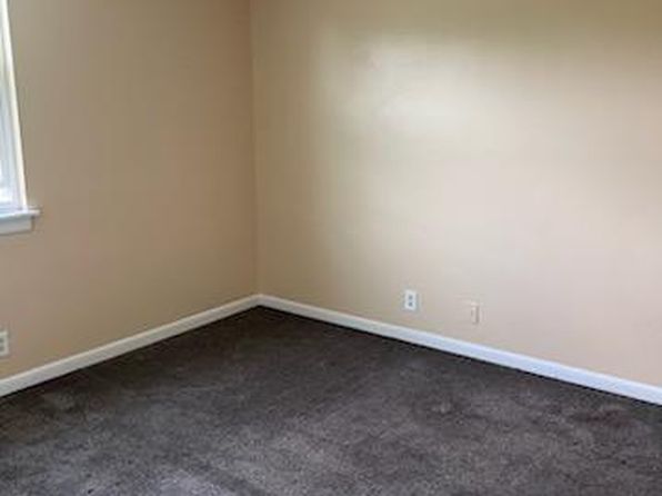 3627 Village Trl