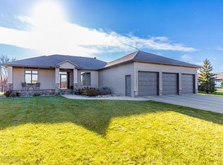 2538 Rose Creek Pkwy S, Fargo, ND 58104