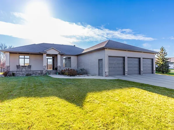 2538 Rose Creek Pkwy S, Fargo, ND 58104