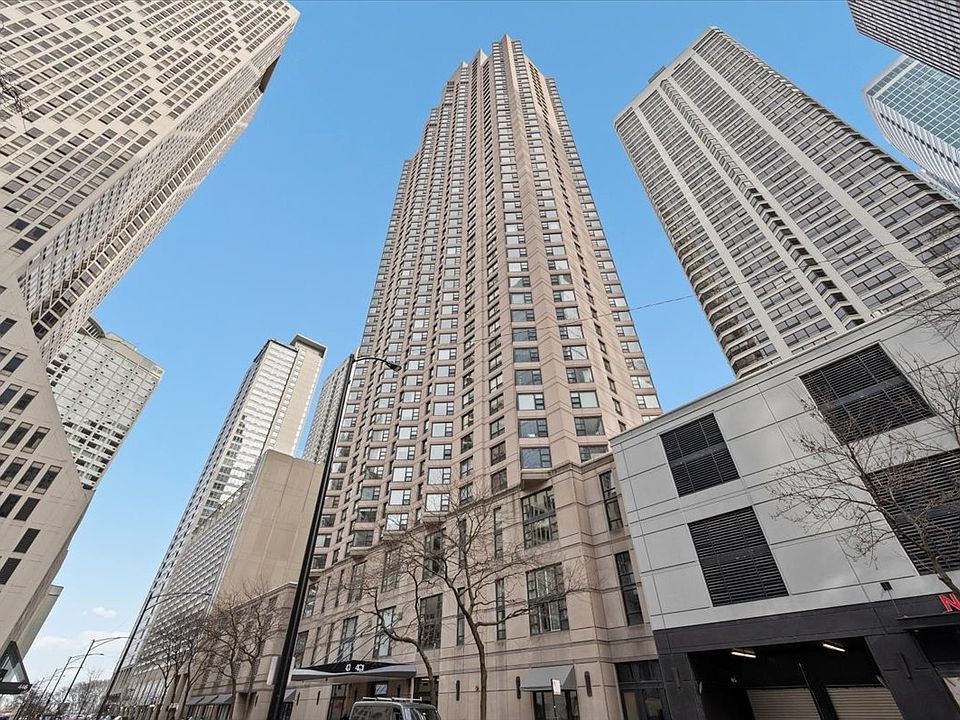 1st image of 401 E Ontario St APT 604