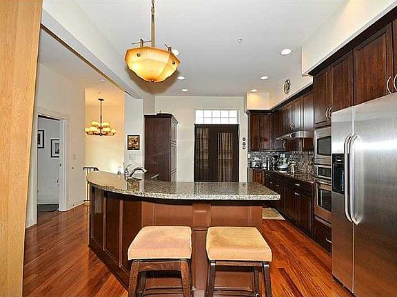 2nd image of 301 N New Jersey St