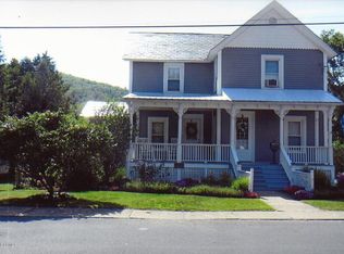 7 Norton St, Granville, NY 12832