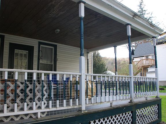 5th image of 22 Franklin St
