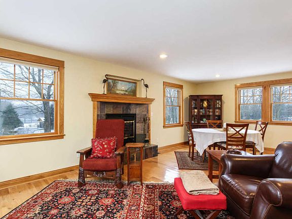 5th image of 2101 Grand River Dr NE