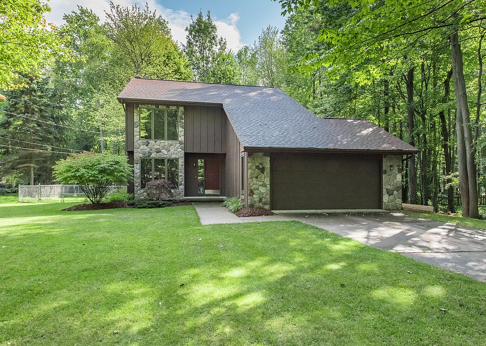 1st image of 3898 E Johns Ln